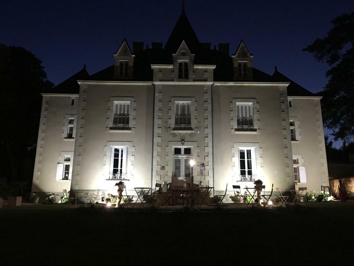 Le Petit Chateau Des Cedres Bed and Breakfast Mouchamps Buitenkant foto