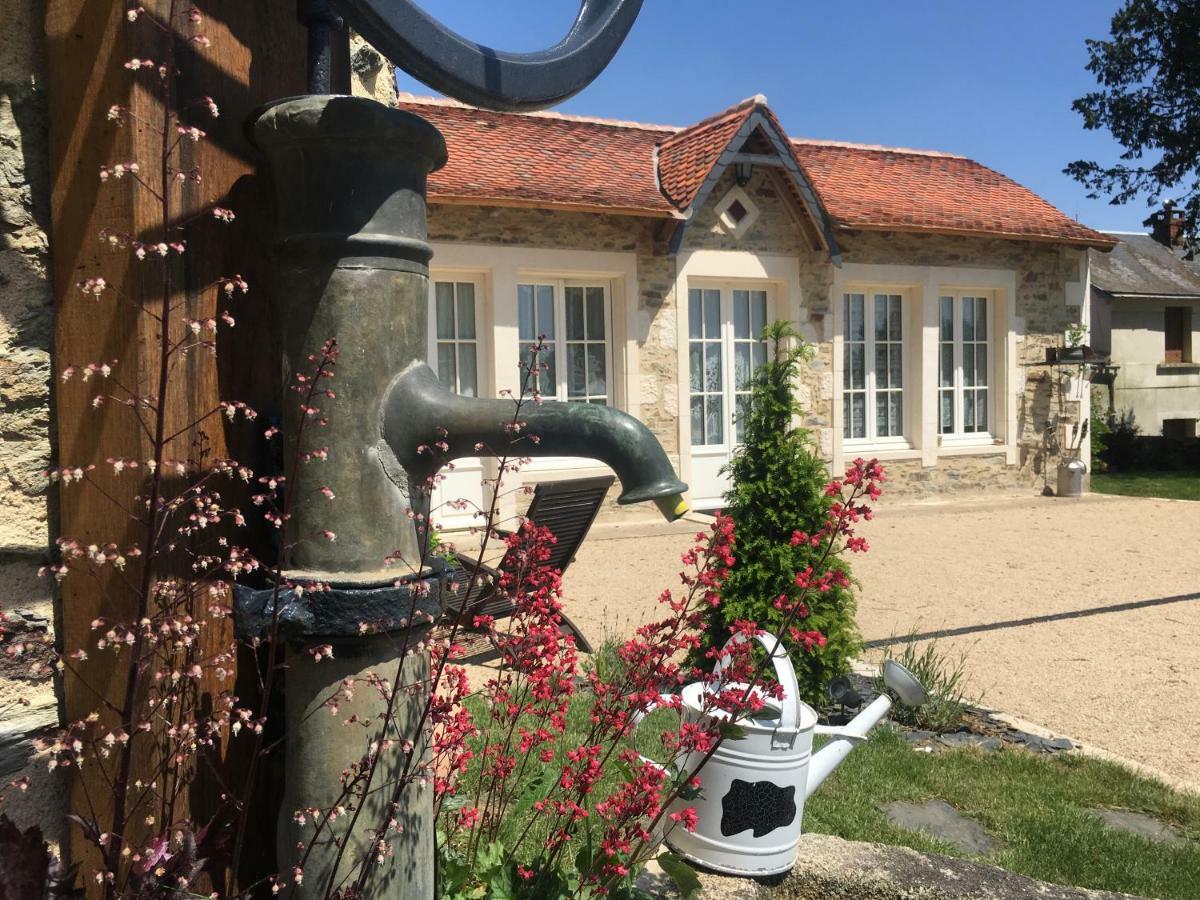 Le Petit Chateau Des Cedres Bed and Breakfast Mouchamps Buitenkant foto